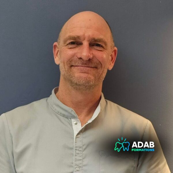 Sébastien Van Bree Cosul conférencier à l'ADAB ASBL de formations en dentisterie
